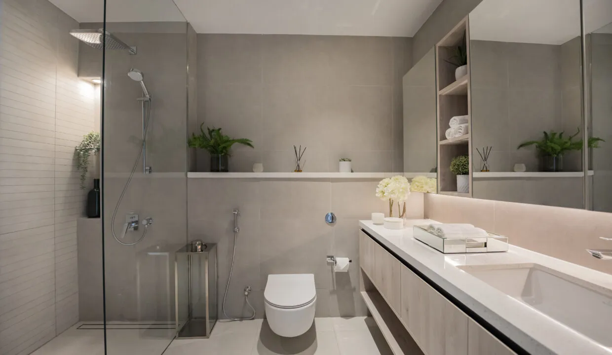 LIV LUX Show Apartment Bathroom